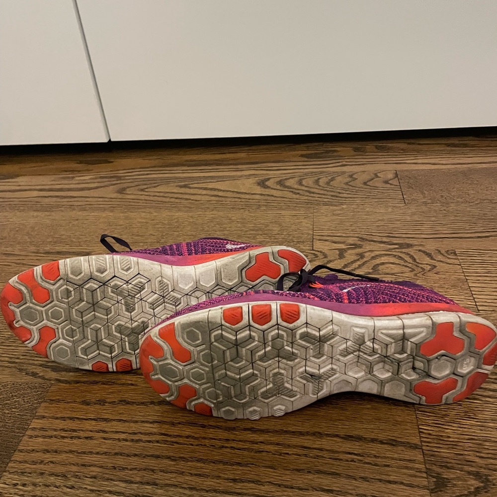 Nike Flyknits - Picture 3 of 4